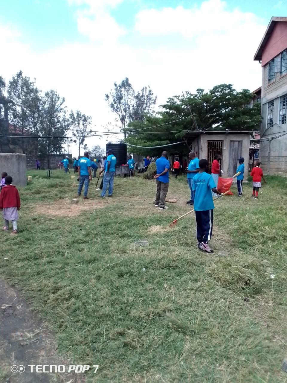 Community cleanup with ISACA volunteers